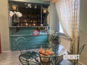 Дом 1200м², 4-этажный, участок 15 сот.  