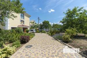 Дом 314м², 3-этажный, участок 10 сот.  