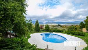 Коттедж 1200м², 2-этажный, участок 250 сот.  