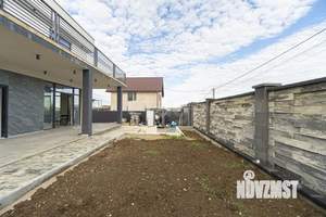 Дом 242м&sup2;, 2-этажный, участок 4 сот.  