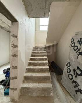 Дом 200м&sup2;, 2-этажный, участок 4 сот.  