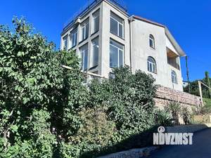 Дом 409м&sup2;, 4-этажный, участок 10 сот.  