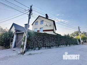 Дом 186м&sup2;, 3-этажный, участок 4 сот.  