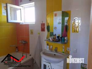 Дом 200м&sup2;, 2-этажный, участок 4 сот.  