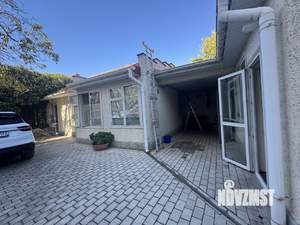 Дом 327м², 3-этажный, участок 5 сот.  