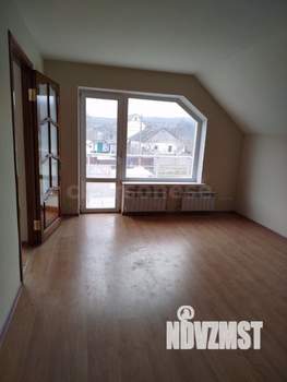 Дом 243м&sup2;, 2-этажный, участок 12 сот.  