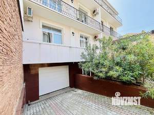 Коттедж 305м², 3-этажный, участок 2 сот.  