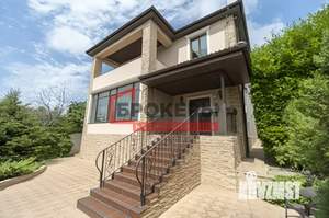 Дом 250м², 2-этажный, участок 12 сот.  