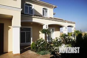 Дом 277м², 2-этажный, участок 8 сот.  