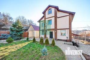 Дом 245м², 2-этажный, участок 10 сот.  