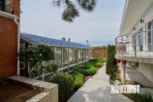 Дом 1226м², 3-этажный, участок 20 сот.  