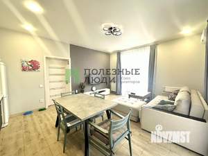 Дом 645м&sup2;, 3-этажный, участок 8 сот.  