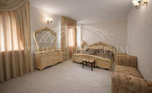 Дом 270м&sup2;, 3-этажный, участок 4 сот.  