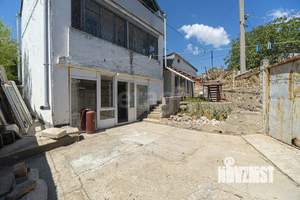 Дом 110м&sup2;, 3-этажный, участок 6 сот.  