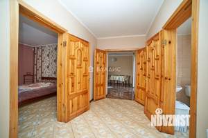 Дом 227м², 3-этажный, участок 10 сот.  