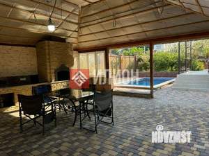 Дом 220м&sup2;, 2-этажный, участок 10 сот.  