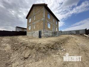 Дом 247м&sup2;, 3-этажный, участок 8 сот.  