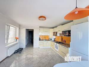 Дом 235м², 3-этажный, участок 3 сот.  