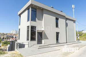 Дом 449м², 3-этажный, участок 9 сот.  