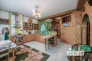 Дом 244м², 3-этажный, участок 12 сот.  