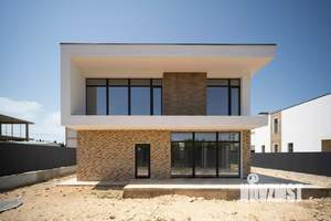 Дом 185м&sup2;, 2-этажный, участок 5 сот.  