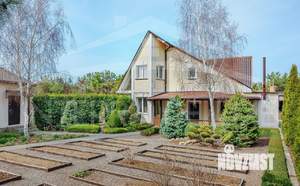 Дом 176м&sup2;, 2-этажный, участок 10 сот.  