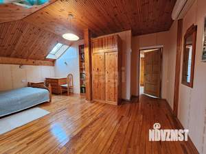 Дом 298м², 2-этажный, участок 10 сот.  