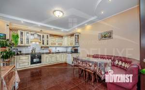 Дом 176м&sup2;, 2-этажный, участок 10 сот.  