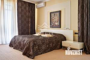 Дом 3200м&sup2;, 4-этажный, участок 2 сот.  