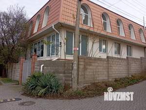 Дом 450м², 3-этажный, участок 5 сот.  