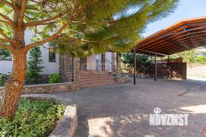 Дом 256м&sup2;, 3-этажный, участок 10 сот.  