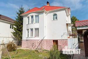 Дом 208м², 3-этажный, участок 15 сот.  