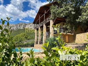 Дом 430м&sup2;, 4-этажный, участок 21 сот.  