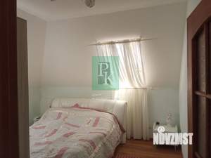 Дом 220м², 2-этажный, участок 10 сот.  