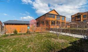 Дом 255м&sup2;, 2-этажный, участок 8 сот.  