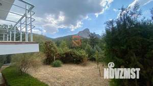 Дом 160м&sup2;, 3-этажный, участок 10 сот.  