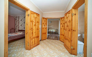 Дом 227м², 3-этажный, участок 10 сот.  