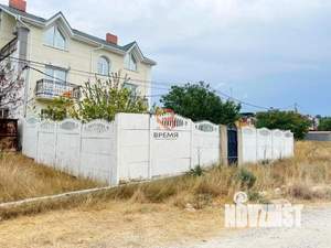 Дом 282м², 3-этажный, участок 4 сот.  