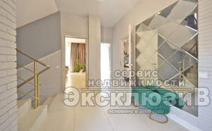Дом 184м², 3-этажный, участок 3 сот.  