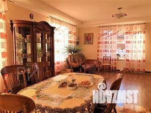 Дом 270м², 2-этажный, участок 12 сот.  