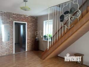 Дом 263м&sup2;, 2-этажный, участок 3 сот.  