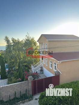 Дом 270м², 3-этажный, участок 4 сот.  