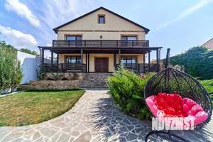 Дом 360м², 2-этажный, участок 6 сот.  