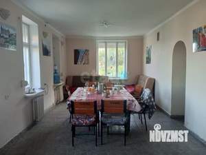 Дом 263м&sup2;, 2-этажный, участок 3 сот.  