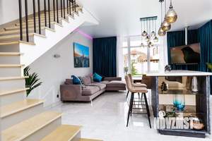 Дом 299м², 3-этажный, участок 4 сот.  