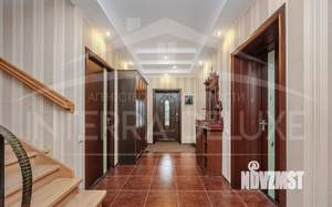 Дом 176м&sup2;, 2-этажный, участок 10 сот.  