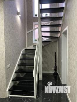 Дом 250м², 3-этажный, участок 4 сот.  