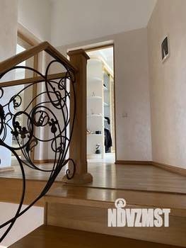 Дом 320м², 3-этажный, участок 12 сот.  