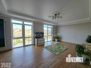Дом 210м², 2-этажный, участок 6 сот.  