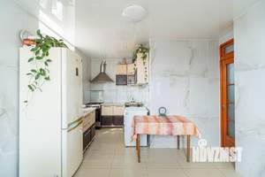 Дом 145м², 3-этажный, участок 8 сот.  